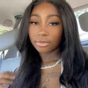 Meet your Posher, Kaycia